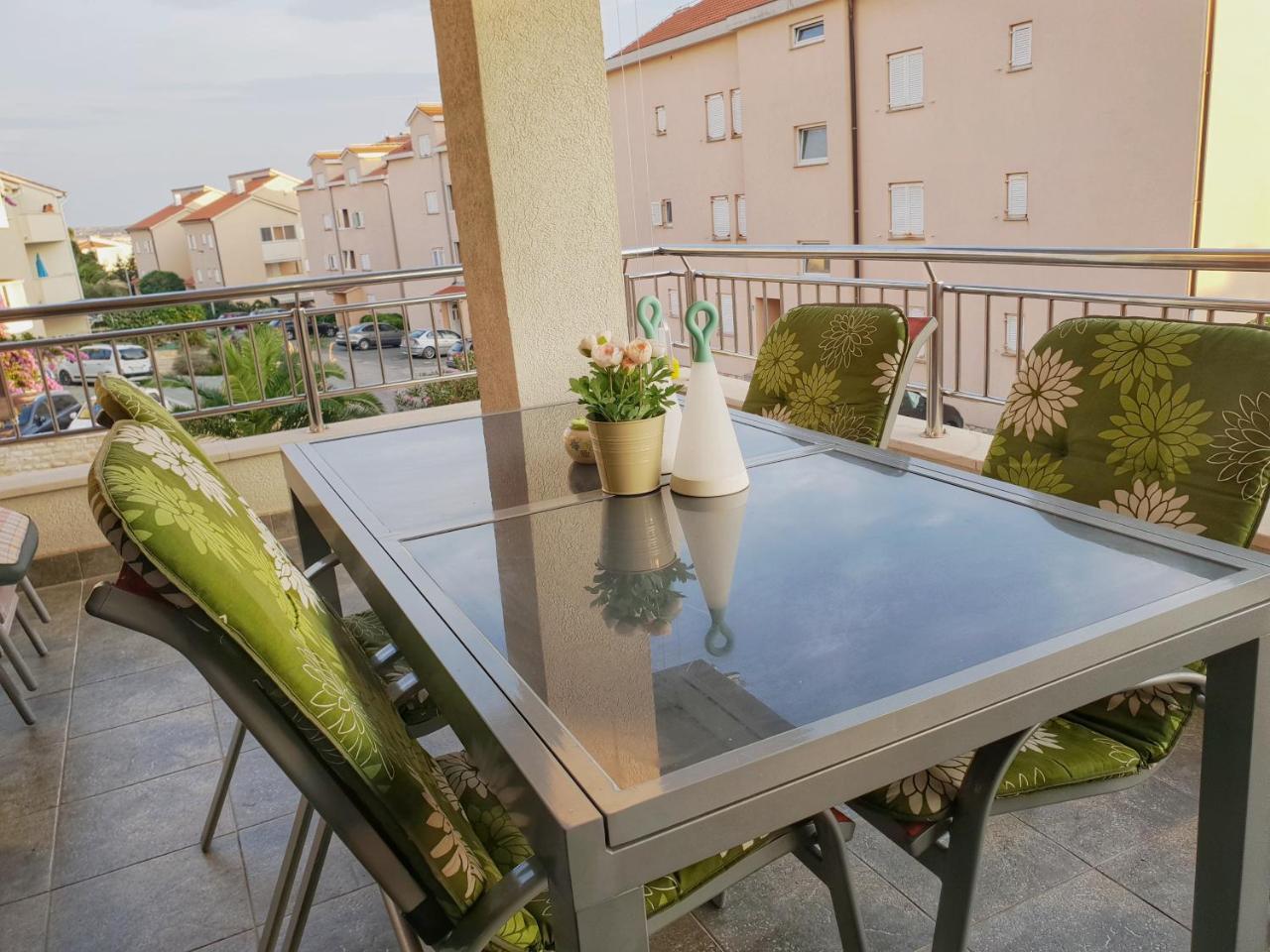 Apartment Zana Novalja Bagian luar foto